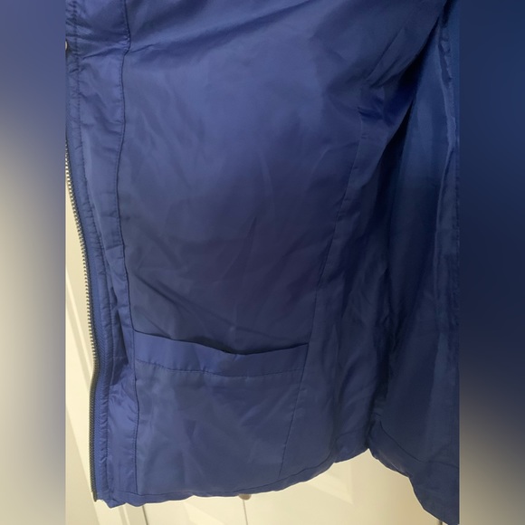 Levi’s bright blue puffer coat size Medium - Picture 3 of 11